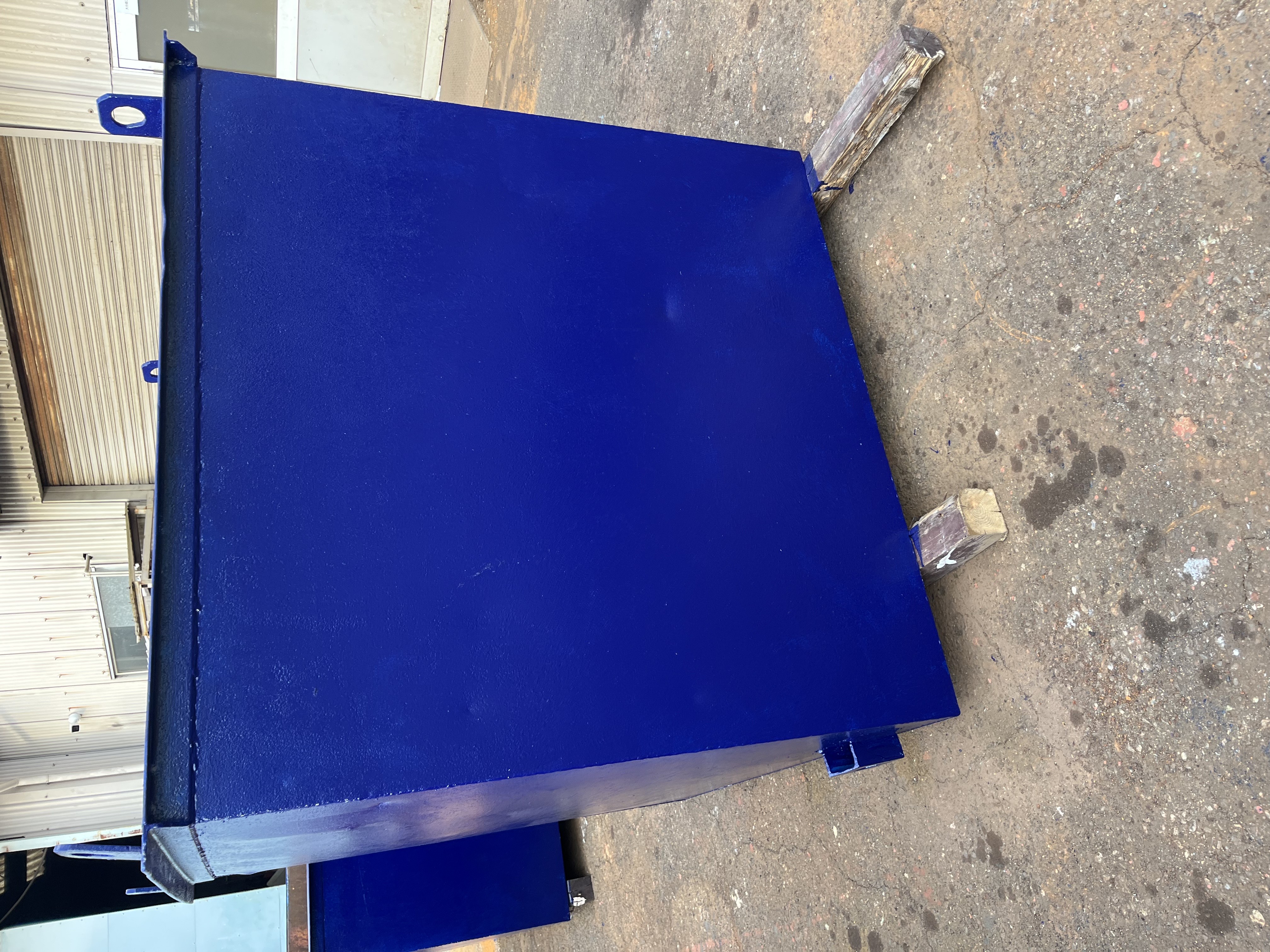 扉付きボックス